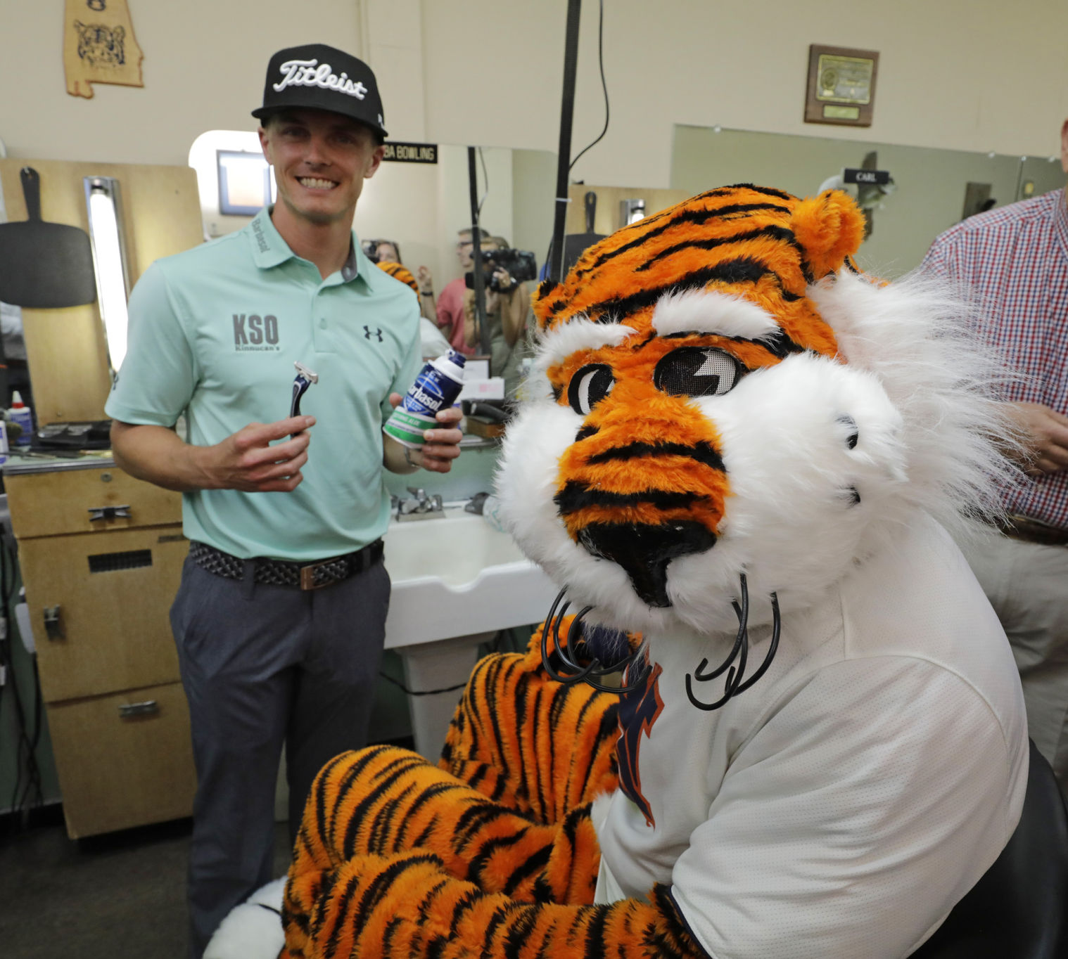 Aubie gets a Barbasol shave